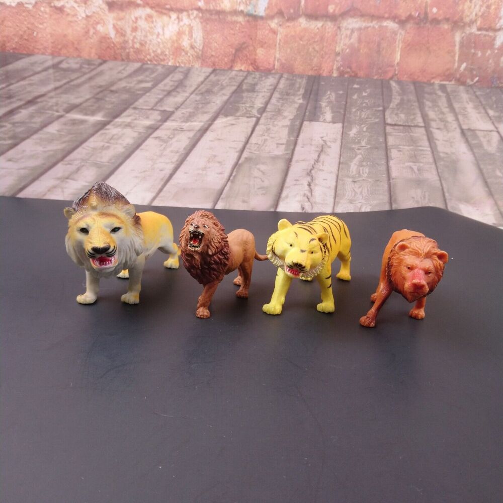 Lot of VTG Lions & Tiger Action Figures